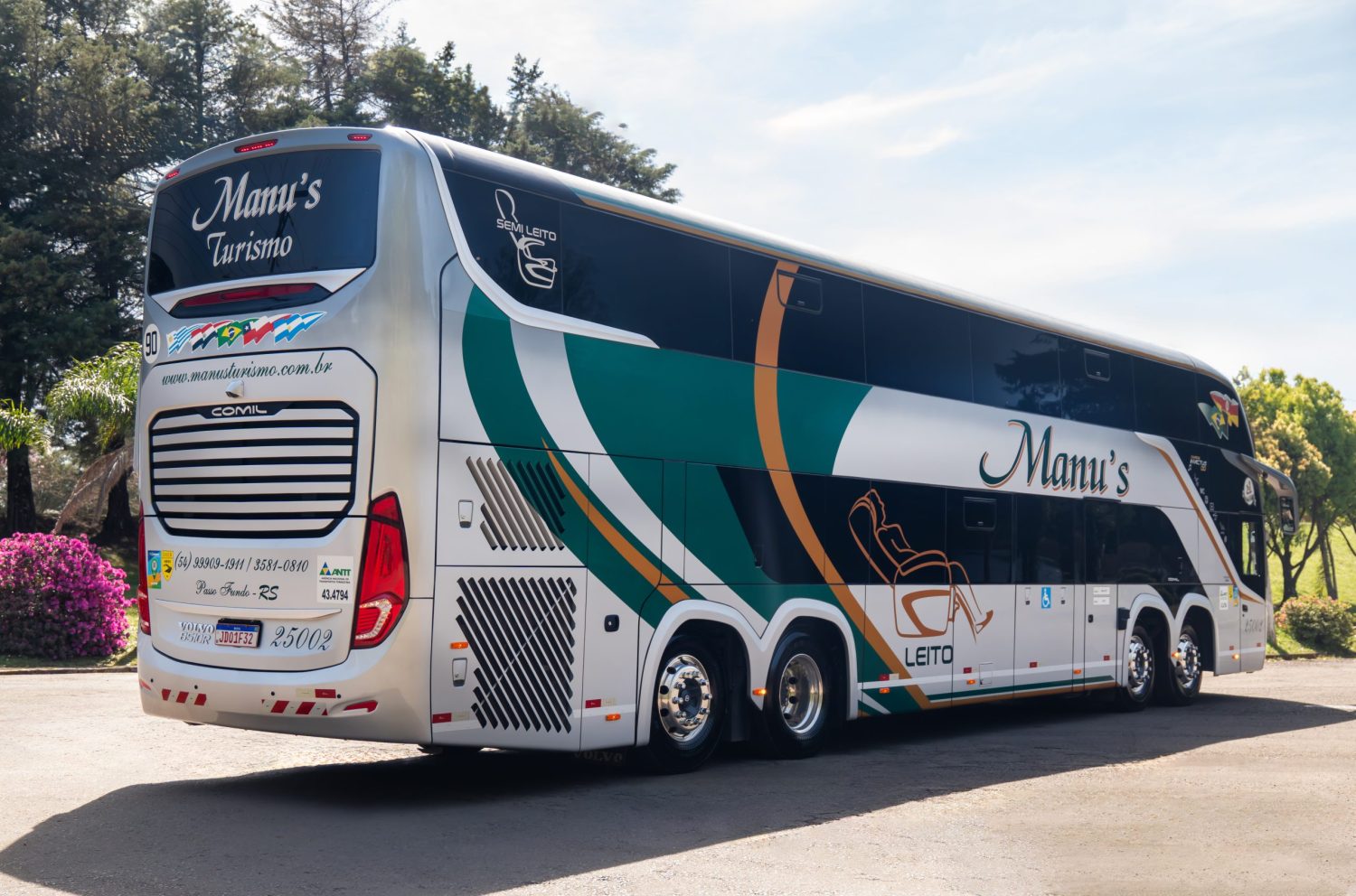 Foto Ônibus DD Volvo 25002 - 57 lugares
